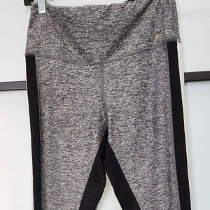 PINK Victoria's Secret Ultimate Heathered Gray Legging w/ White & Black Stripe M